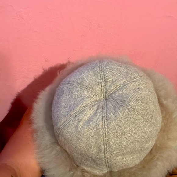 Alpaca and silk winter hat - Picture 3 of 5